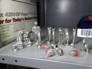 lot 1401 image: Small Desktop Figures  Golf  Misc Pewter