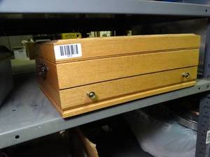 lot 1413 image: Empty Wood Flatware Box
