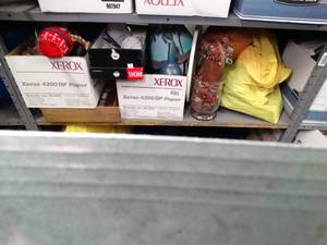 lot 1426 image: Large Lot of Home Decor
