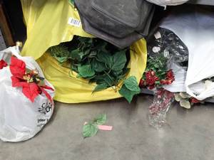 lot 1433 image: Large Lot of Faux Plants and Flowers
