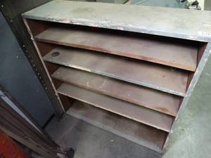 lot 1471 image: Small Wood Shelf