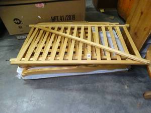 lot 1473 image: Nice Wood Crib