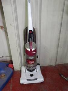 lot 1496 image: Nice Household or Office Vacuum