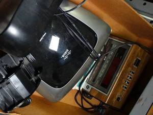 lot 1553 image: Older Electronics Lot