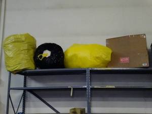 lot 1605 image: Packing and Shipping Materials