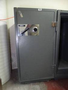 lot 1669 image: Diebold fire resistant safe