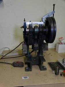 lot 1671 image: Vintage Molex KG 110-1  Kenco 2-52 Machine Shop Tool  w foot Pedal  Mounted on wood Table