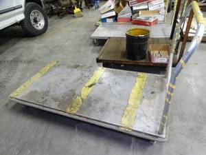 lot 1781 image: Nice Metal Shop Cart