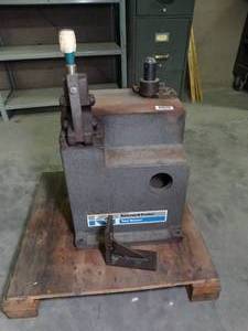 lot 1810 image: Kearney & Trecker Tool Setter
