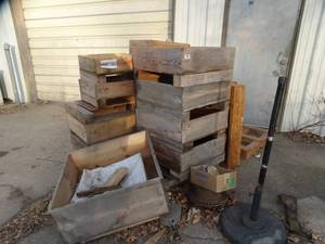 lot 1836 image: Stack of small Wood Pallet Tubs