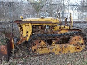 lot 1853 image: Really Cool Vintage Caterpillar D4 Tractor