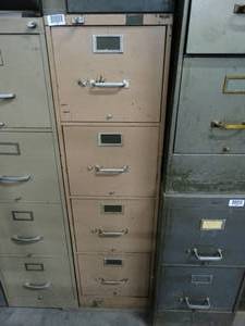 lot 1229 image: 4 Drawer Metal File Cabinet