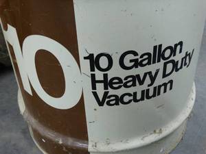 lot 1240 image: 10 Gallon Vacuum