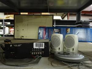 lot 1248 image: Portable CD - Speakers and Amp