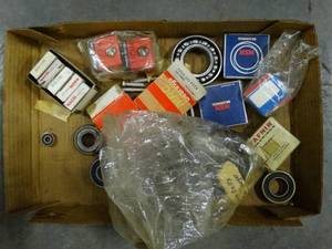 lot 1253 image: Lot of Bearings