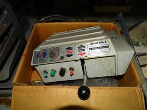 lot 1276 image: Vintage Lyman MK4 Power Feed