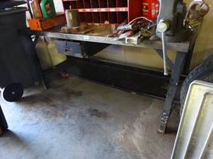 lot 1012 image: Metal Work Bench  Table with Drawer