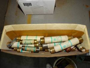 lot 1291 image: Gould Shawmut Fuses and More
