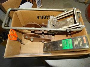 lot 1307 image: Craftsman Edger Blades - Can Crusher and More