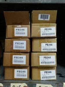 lot 1622 image: Multiple boxes of small plastic bags- Shipping or crafts
