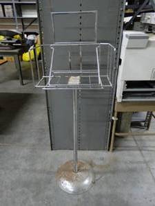 lot 1625 image: Metal magazine or newspaper rack