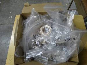 lot 1630 image: Lot of jewelry