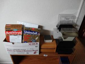 lot 1700 image: Mixed lot of Computer Items