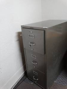 lot 1695 image: 3 Drawer Metal Fire Resistant File Cabinet