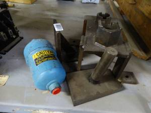 lot 1821 image: Misc Milling Supports etc