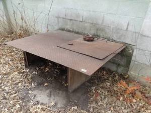 lot 1866 image: 60 x 46 Low Metal Table 