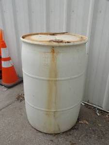 lot 1867 image: Plastic Barrel