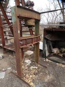 lot 1879 image: Dake 50H 50 Ton Hand Operated Shop Press