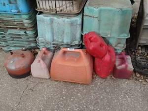 lot 1882 image: Old Gas Cans Lot