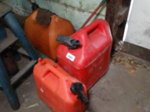 lot 29425 image: Gas Cans