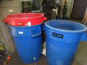 lot 29431 image: Strong Plastic Trash Cans