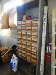 lot 29435 image: 7ft Metal Cabinet w Wood Drawers