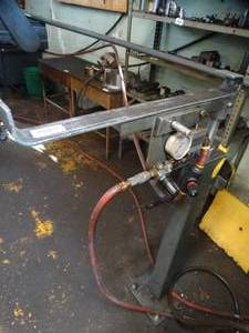 lot 29489 image: Vanco 100PSI  Pneumatic Adjustable Material Handling Tool  2 Pieces