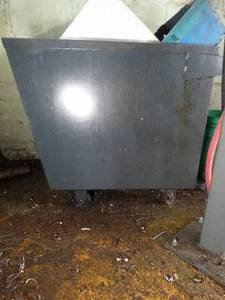 lot 29548 image: Wheeled Metal Bin wContents