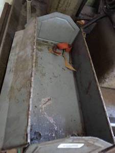 lot 29591 image: Empty Metal Tool Box