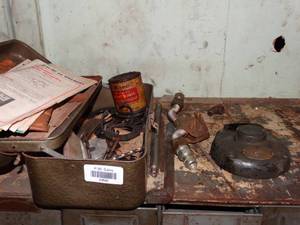 lot 29596 image: Metal Tool Box and Contents