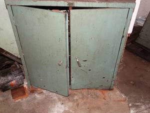 lot 29560 image: Metal Cabinet W Lathe Parts - wo Contents