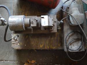 lot 29655 image: Pneumatic Vise or Clamp Tool
