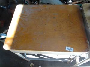 lot 29669 image: Metal Student Desk
