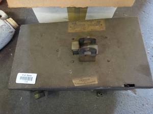 lot 29675 image: Breaker Box