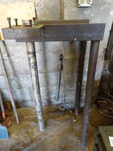 lot 29679 image: Tall Metal 3 Legged Table