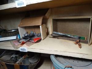 lot 29715 image: Contents on Shelf - Fiber Gear - Tools and Misc