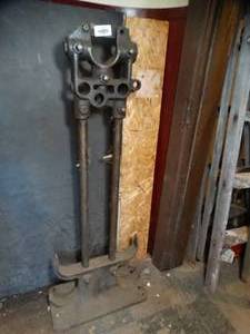 lot 29737 image: Vintage Pipe Threader