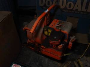 lot 29789 image: Horizontal Shaft Old Gas Motor for