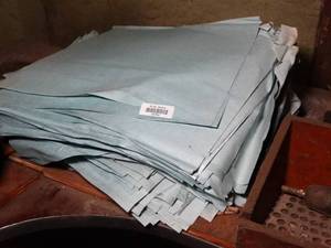 lot 29792 image: Stack of Large Paper  Cloth Towels