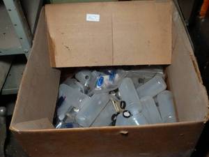 lot 29796 image: Box Full of Small Plastic Bottles w Lids